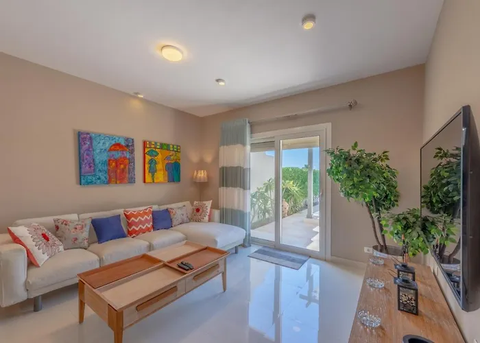 Villa Joubal 3br Private Pool Next To Marina