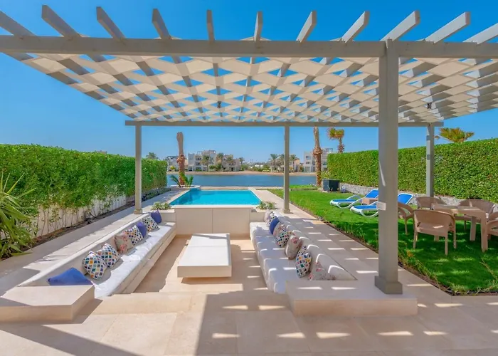 Joubal 3br Private Pool Next To Marina * Hurghada