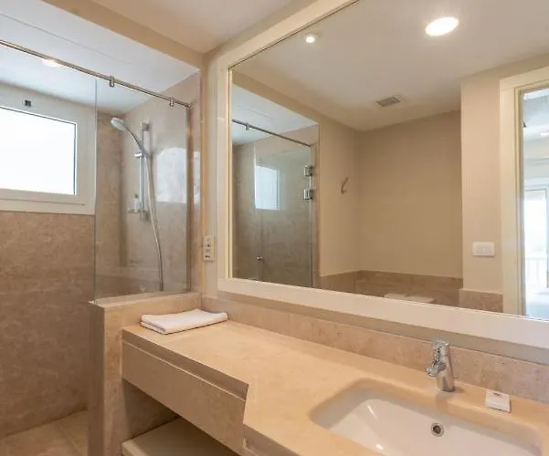 Joubal 3br Private Pool Next To Marina Villa Hurghada