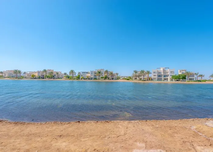 Joubal 3br Private Pool Next To Marina Villa Hurghada