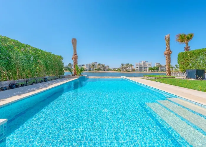 Joubal 3br Private Pool Next To Marina