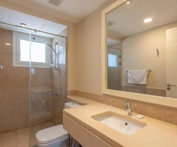 Joubal 3br Private Pool Next To Marina Villa *