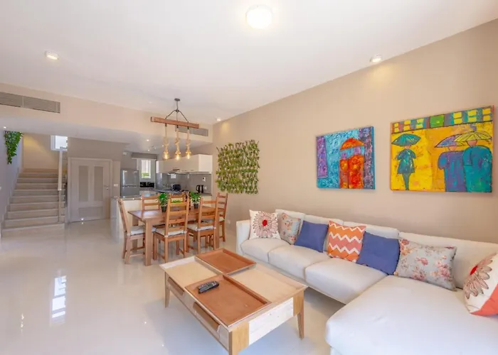 Joubal 3br Private Pool Next To Marina Villa Hurghada
