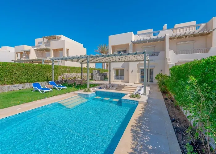 Joubal 3br Private Pool Next To Marina Villa Hurghada