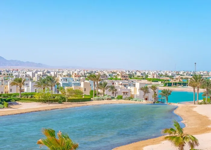 Joubal 3br Private Pool Next To Marina Villa Hurghada