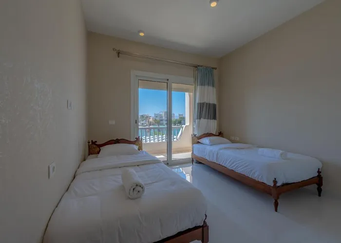 Villa Joubal 3br Private Pool Next To Marina