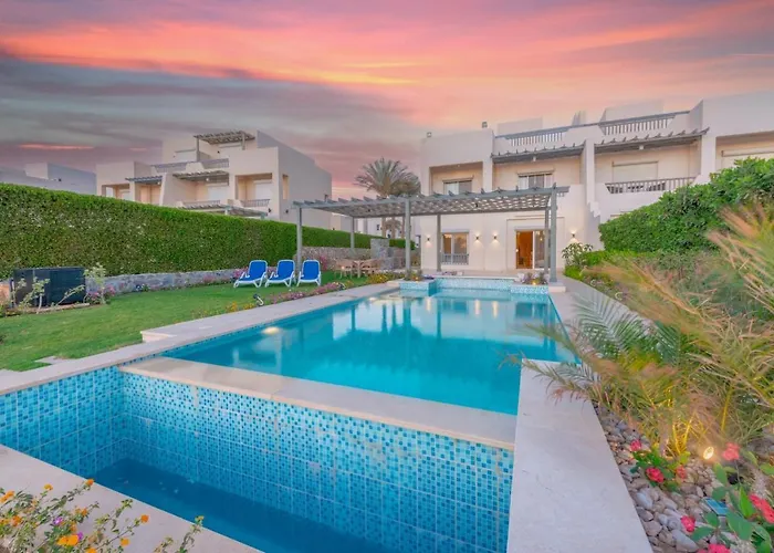 Joubal 3br Private Pool Next To Marina Villa *