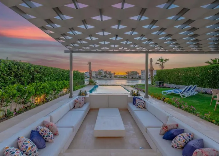 Joubal 3br Private Pool Next To Marina *